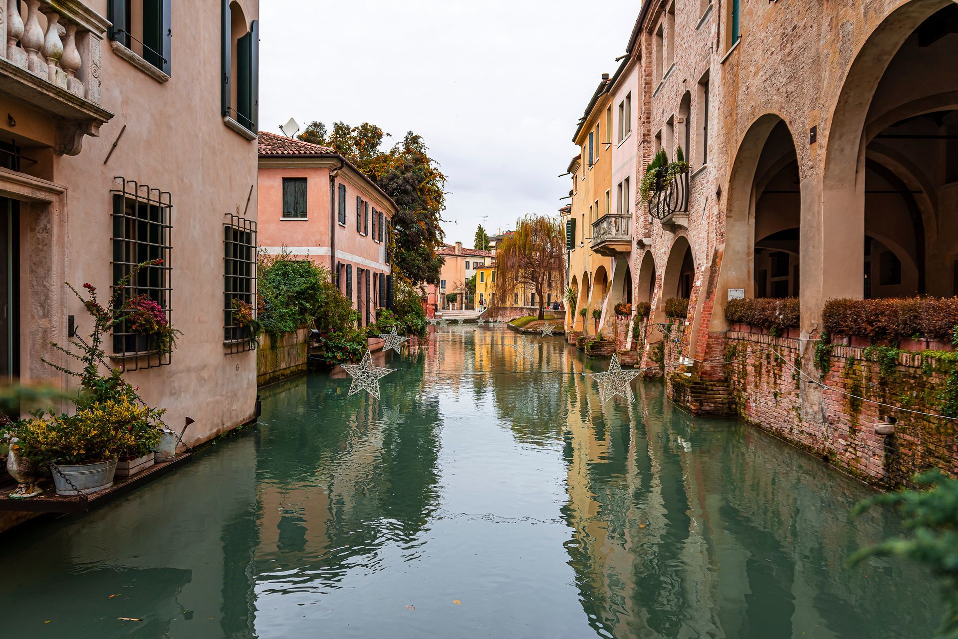 the magic of Christmas among the Treviso canals
