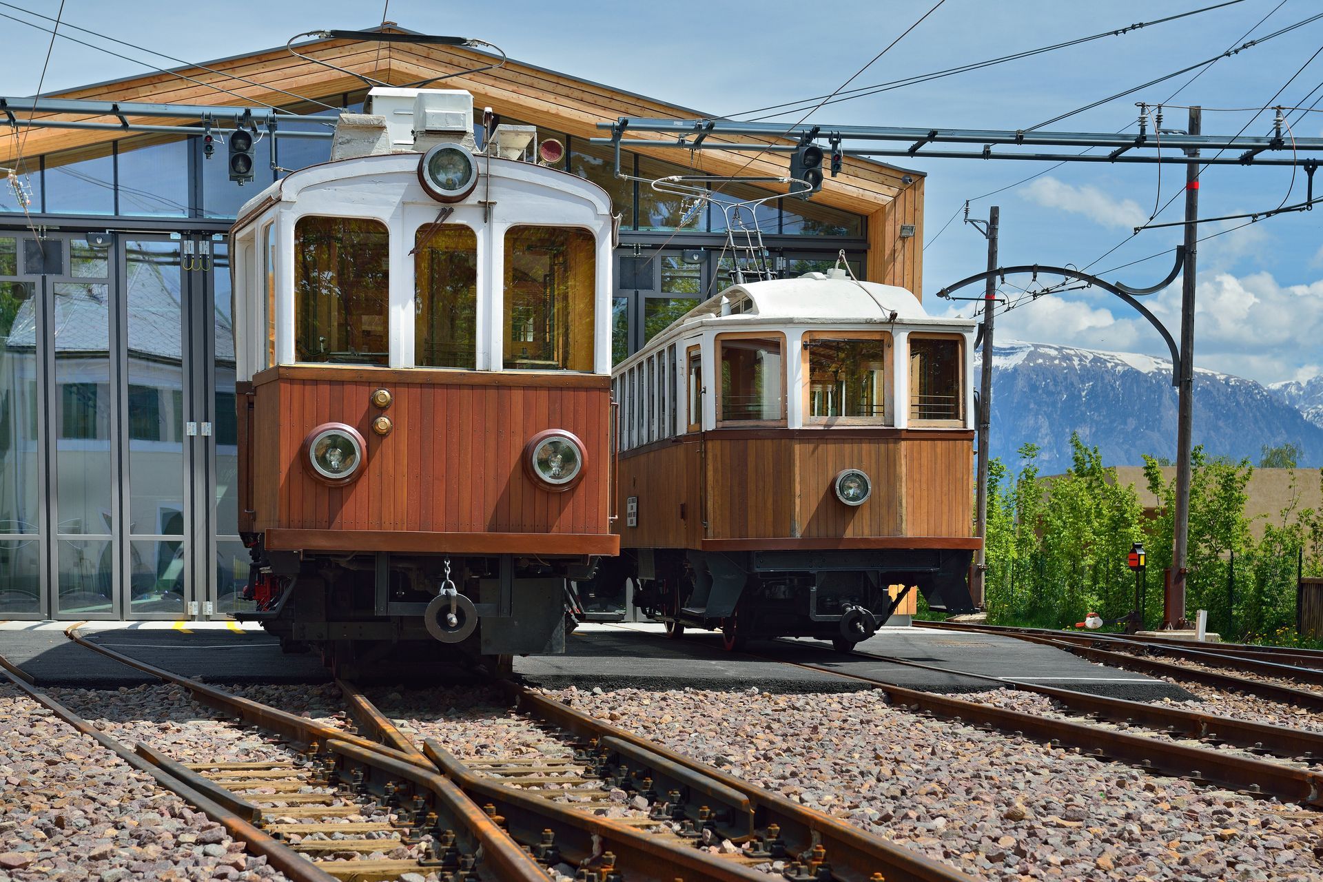 Historische Waggons der Rittner Schmalspurbahn